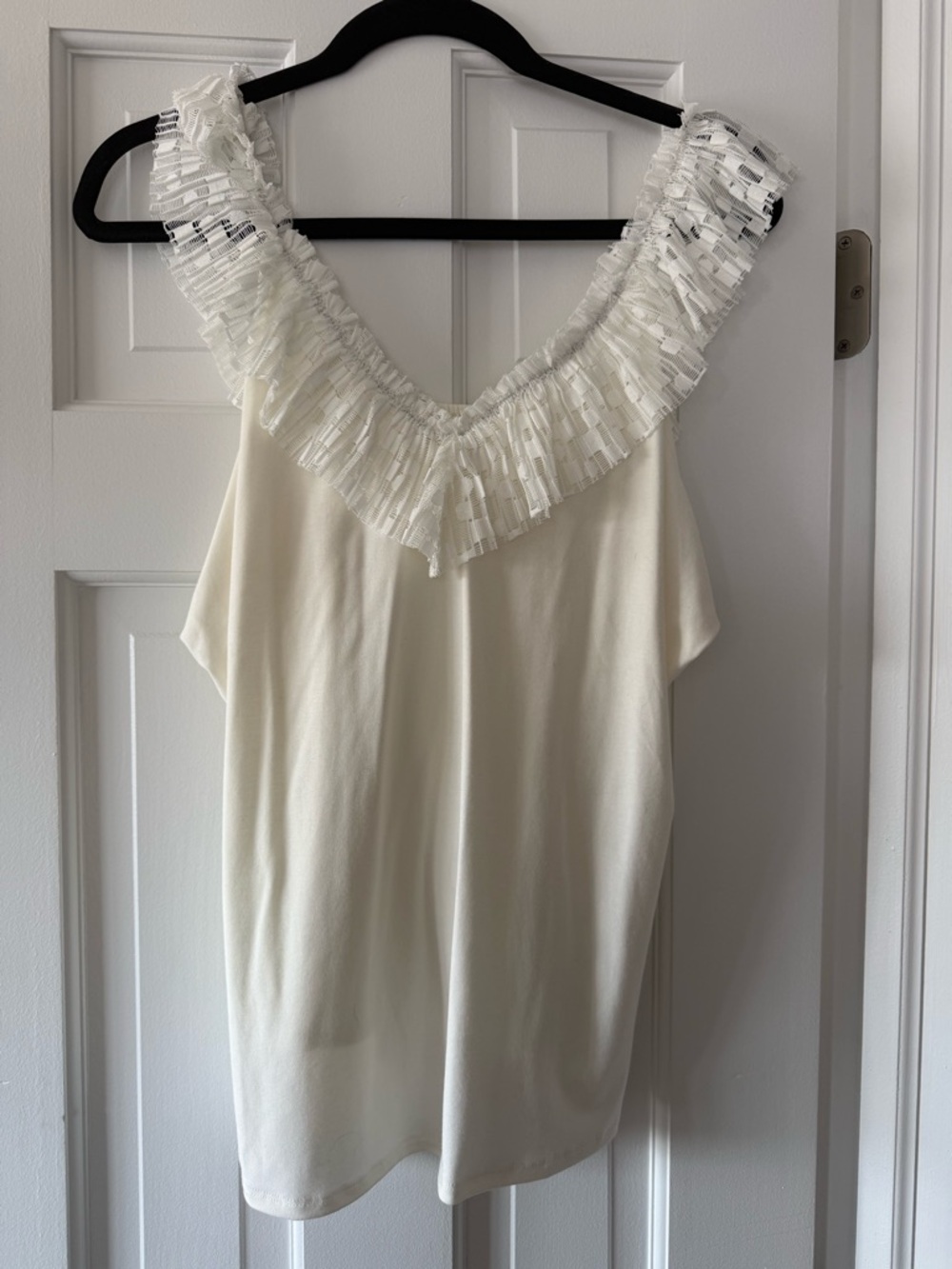 Brea Canyon Ivory Ruffle Lace Trim Sleeveless Top Women’s Size Large